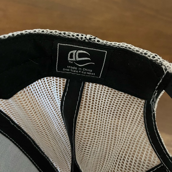 Brad Paisley SnapBack trucker hat - Picture 4 of 4